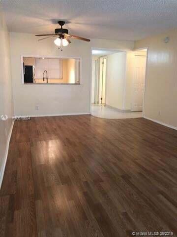 Building Photo - 1911 Sabal Palm Dr