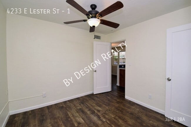 Building Photo - Modern and Spacious 3 Bed 2 Bath with Desi...