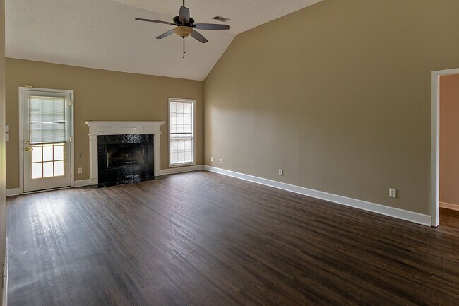 Building Photo - Home in Prattville