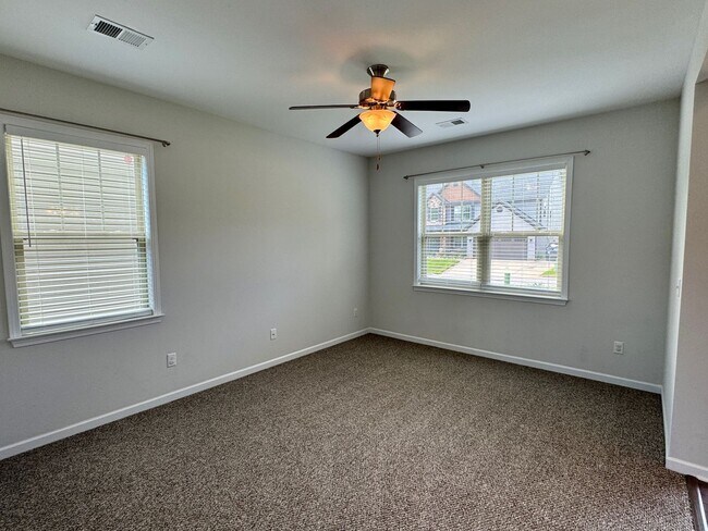 Building Photo - South AVL - Beautiful, Spacious, Versatile...