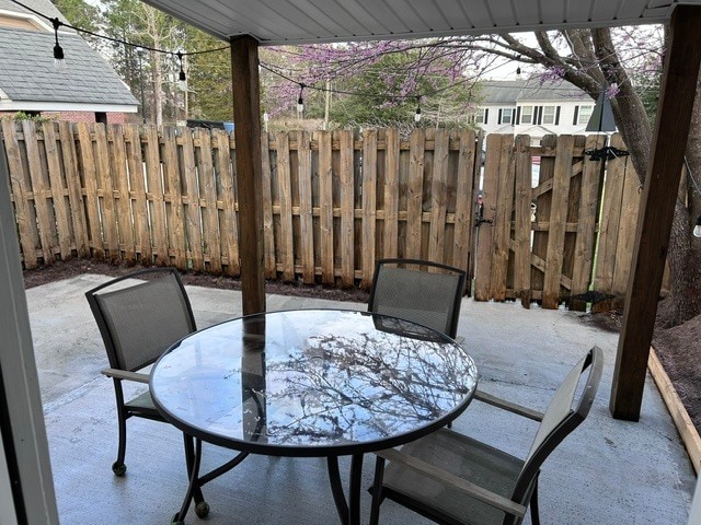 Covered and lighted patio - 1412 Leigh Ct