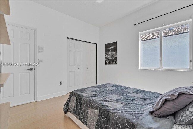 Building Photo - 7048 NW 107th Pl
