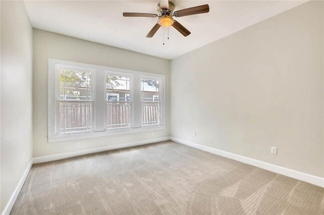 Building Photo - 811 1/2 E 38th St