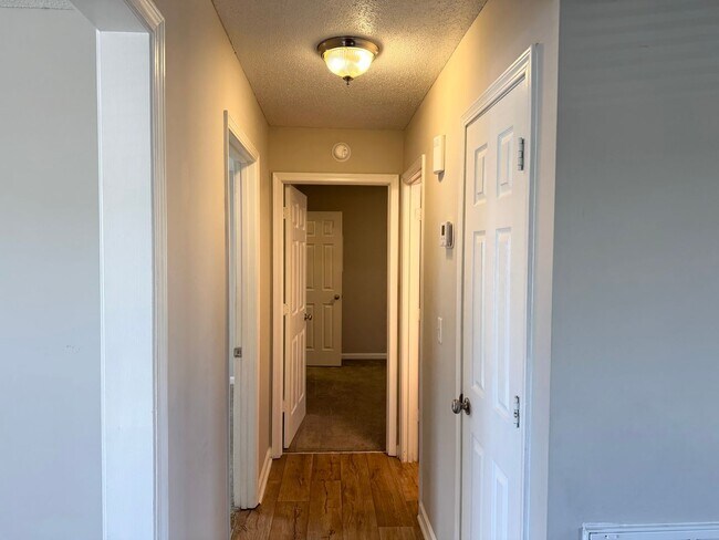 Building Photo - Nicely Updated Home MOVE IN READY!