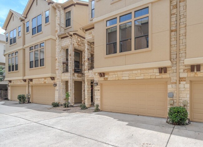 Primary Photo - 5213 Eigel St