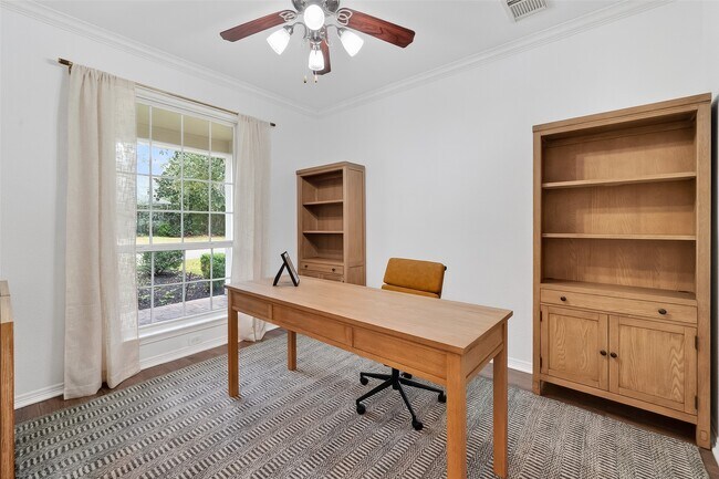 Building Photo - 66 S Longsford Cir