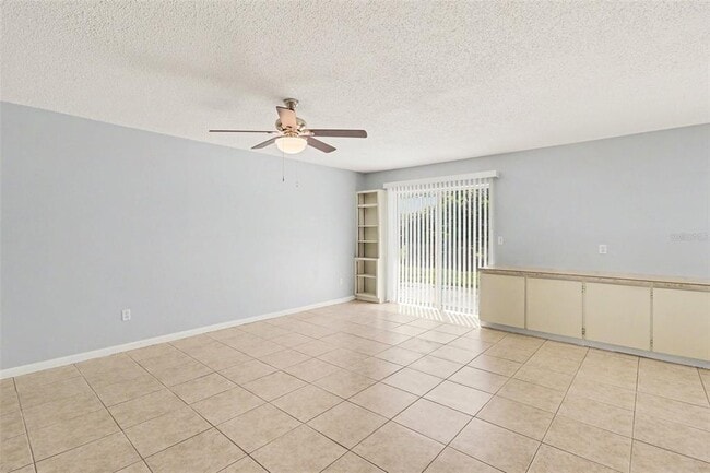 Building Photo - 10157 Bluff Ct
