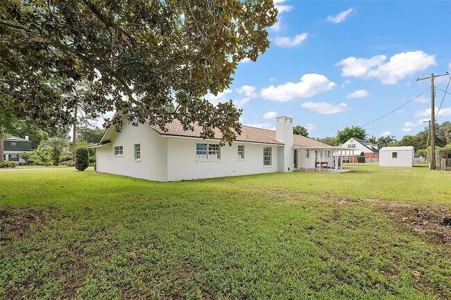 Building Photo - 1862 NE 40th Ct