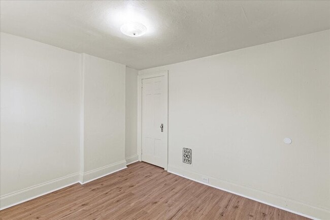 Building Photo - 2802 N Constitution Rd