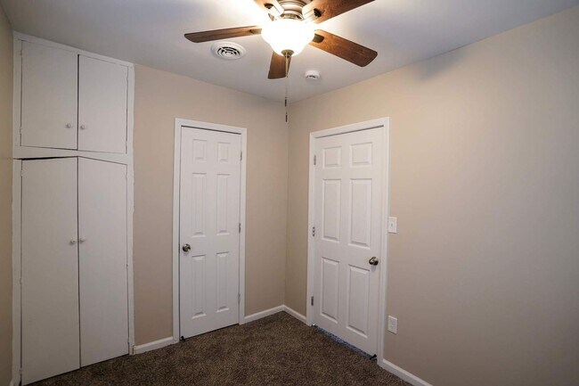 Building Photo - Freshly Renovated 3-Bedroom Home – Quality...