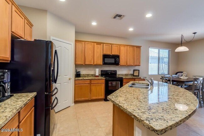 Building Photo - 16528 W Sherman St