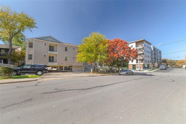 Building Photo - 2414 Longview St