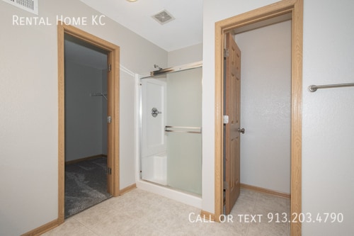 Building Photo - 830 S Woodson Ct