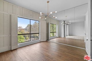 Building Photo - 1167 S Roxbury Dr