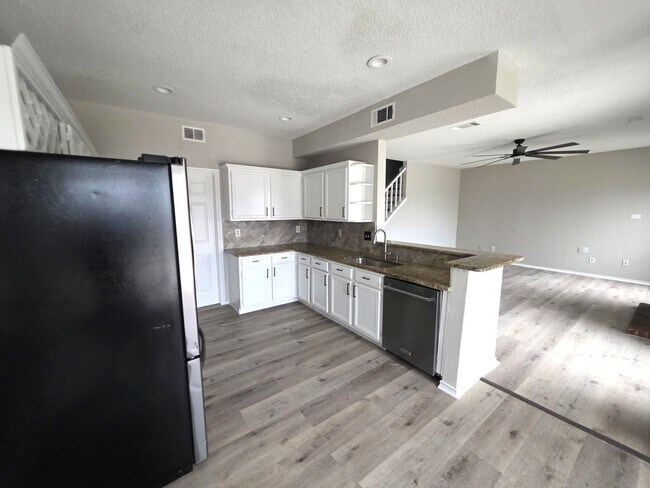 Building Photo - Spacious 4-Bedroom Home with Pool & Spa in...