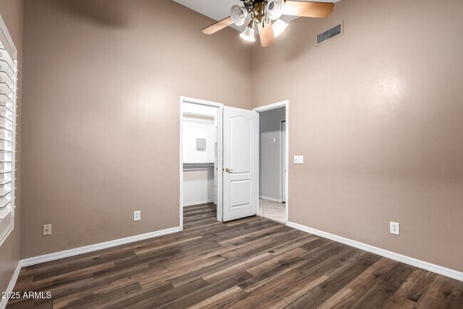 Building Photo - 6401 W Orchid Ln