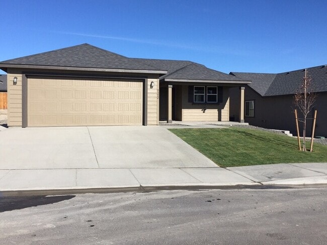 Primary Photo - 9352 W 9th Pl