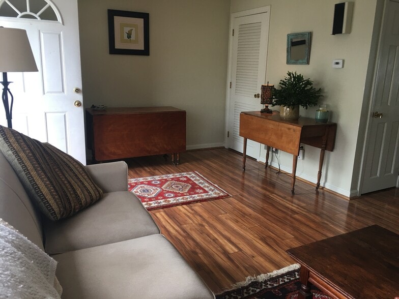 Living room - 13 Boylston Ln