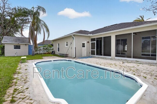 Building Photo - 121 Aurelia Ct