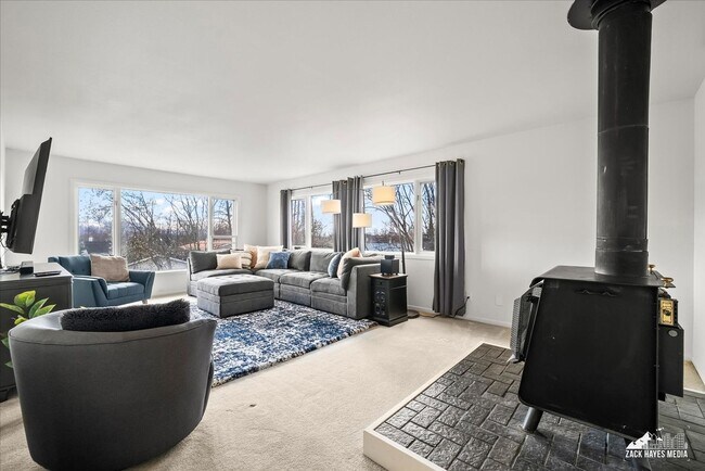 Building Photo - 324 E Manor Ave