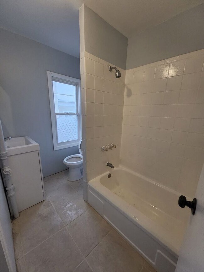 Building Photo - 82-90 Wilson Place