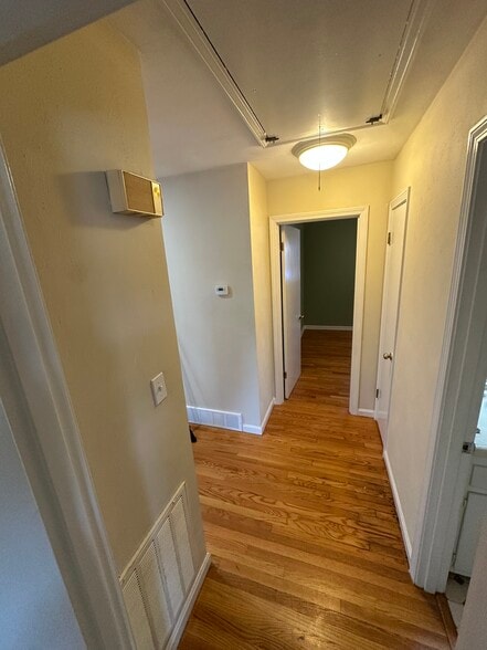 Building Photo - 2108 Southland Dr