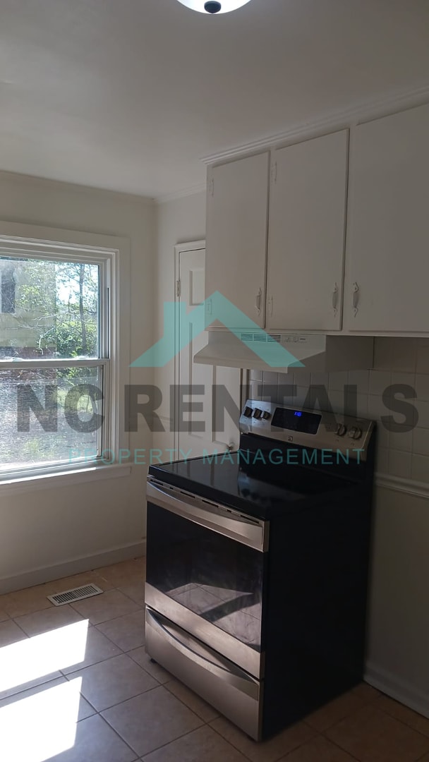 Building Photo - 1209 Gordon St