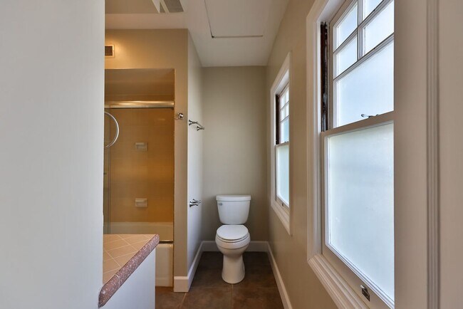 Building Photo - 1020 Madison Ave