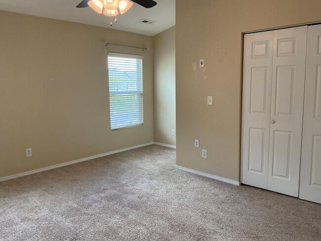 Building Photo - 147 Olde Towne Way