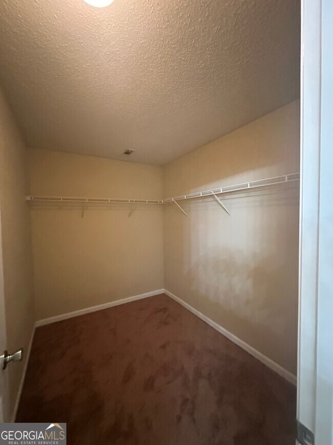 Building Photo - 5622 Platte Dr