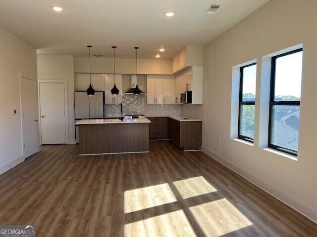 Building Photo - 112 Rogers St NE