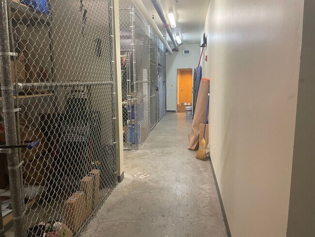 Building Photo - 2 Bedroom Lofts in Overlook! Water, Sewer and Garbage Included!!!