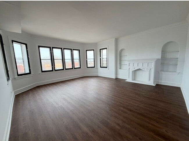 Building Photo - 7712 S Jeffery Blvd