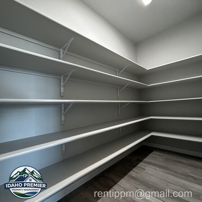 Building Photo - 1340 W Brink St