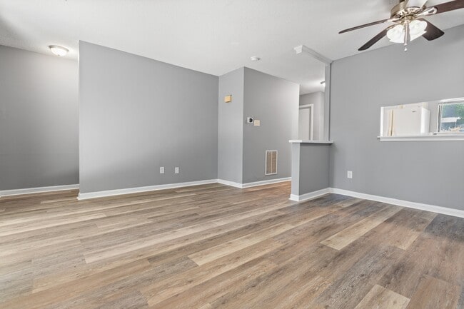 Building Photo - 4249 Lake Ridge Dr