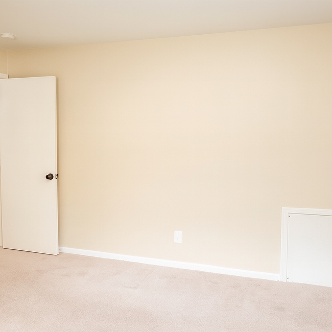 Building Photo - 345 Royal Oak Blvd