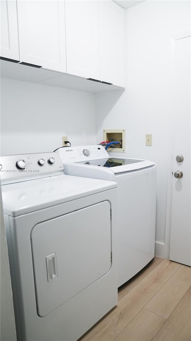 Building Photo - 9023 SW 113th Pl Cir W