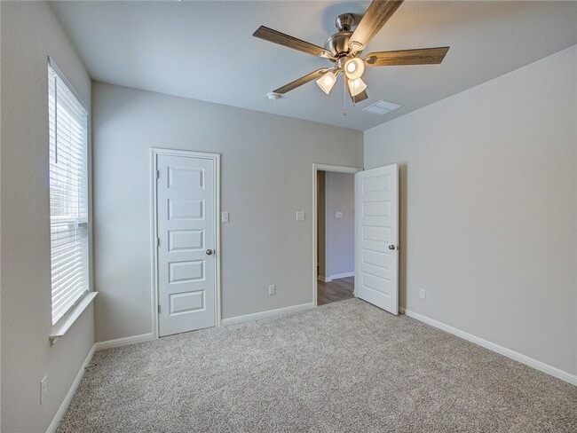 Building Photo - 128 Drifter Ln