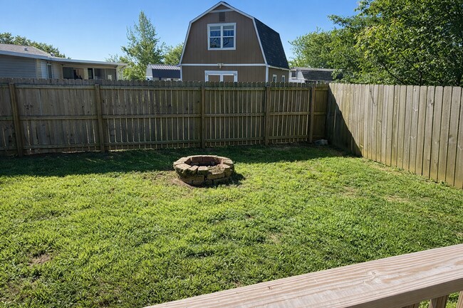 Building Photo - $1500 3 Bedroom 2 Bath Modern Brick Home!