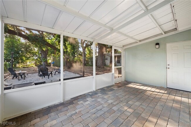 Building Photo - 236 Delray Ave