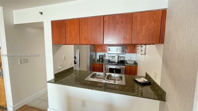 Building Photo - 1200 Brickell Bay Dr