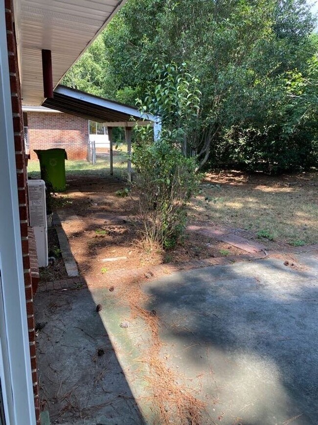 Building Photo - Beautiful Home FOR RENT