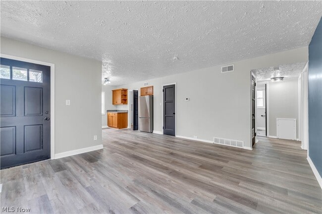Building Photo - 4026 W 144th St