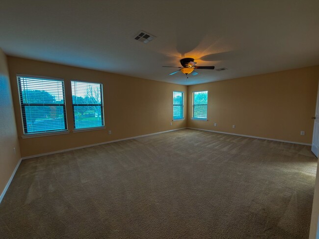 Building Photo - University Park - 5 bedrooms, 3-1/2 Baths