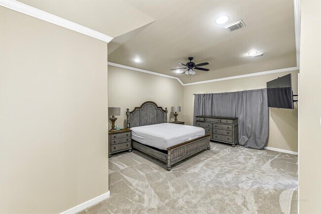 Building Photo - 11022 Robin Hood Ct