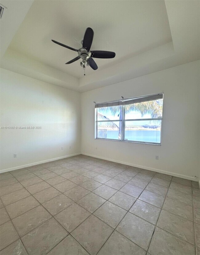 Building Photo - 3725 NE 23rd Ct