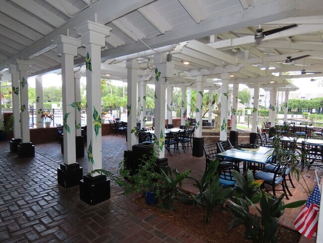 Building Photo - Orlando Park Central Gated Resort Style Co...