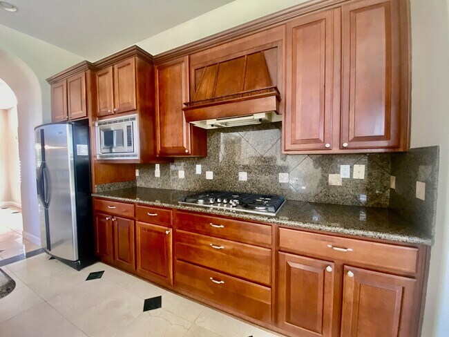 Building Photo - AVAILABLE BY 1/1/26 - ELEGANT AND SPACIOUS 4 BED, 4 BATH 2 STORY HOME WITH VIEWS OF EL DORADO HILLS