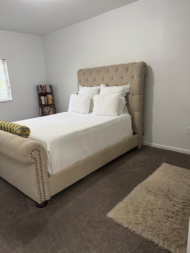 Building Photo - 3202 NW 31st Terrace