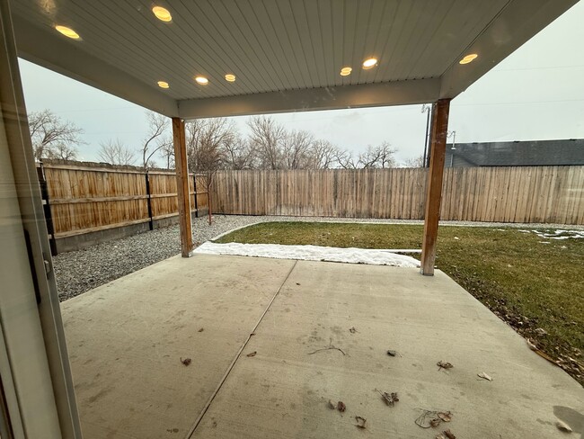 Building Photo - 651 Washington St